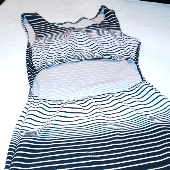 Snap dress - Picture 3 of 7